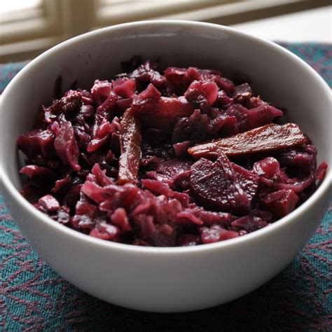 red-wine-braised-red-cabbage-with-apples-carrots image