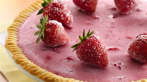 strawberry-daiquiri-cocktail-pie-recipe-pillsburycom image