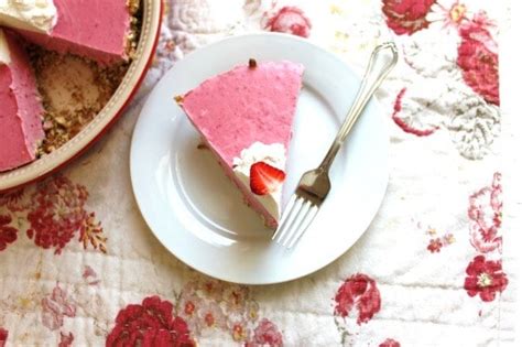 frozen-strawberry-margarita-pie-created-by-diane image
