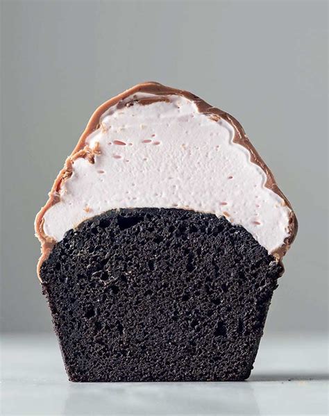 peppermint-devils-food-hi-hat-cupcakes-purewow image