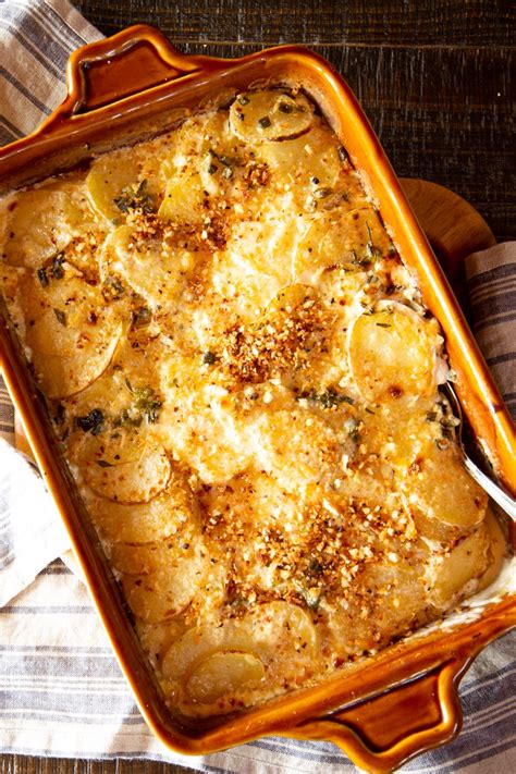 perfect-classic-potatoes-au-gratin-with-poblanos-the image