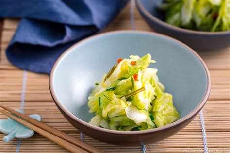 japanese-pickled-cabbage-video-キャベツの浅漬け image