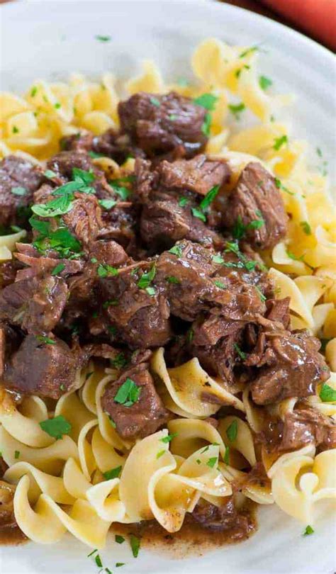 tender-beef-tips-and-egg-noodles-joes-healthy-meals image