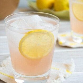 ros-lemonade-easy-cocktail-recipe-the-mediterranean-dish image