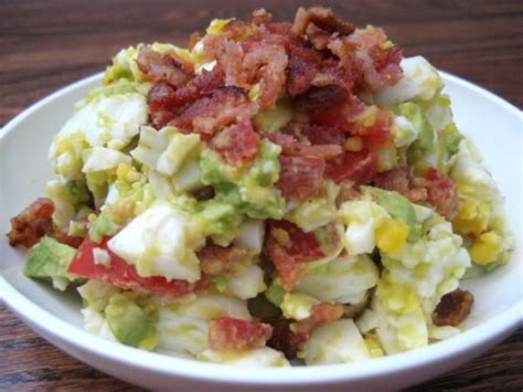 bacon-egg-avocado-and-tomato-salad-keeprecipes image
