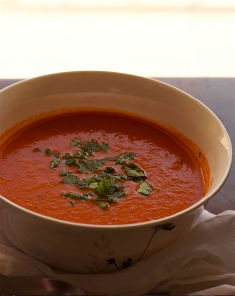 healthy-tomato-carrot-onion-soup-recipe-archanas image