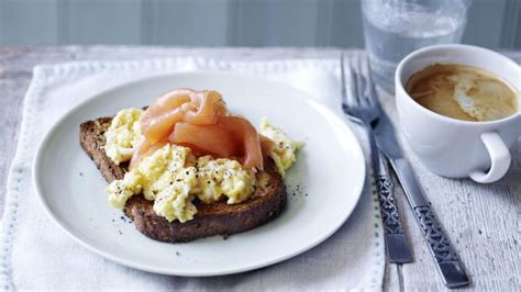 scrambled-egg-and-toast-with-smoked-salmon image