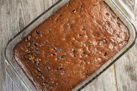 old-fashioned-boiled-raisin-cake-with-brown-sugar image