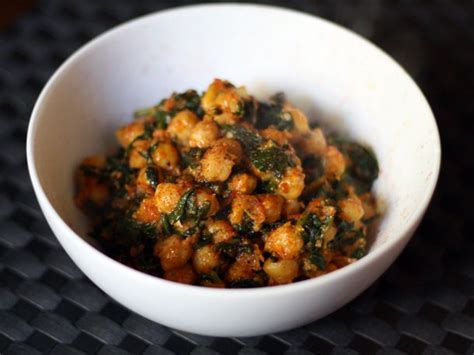 dinner-tonight-moroccan-spinach-and-chickpeas image