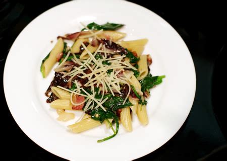 penne-with-radicchio-spinach-and-bacon-love-and image