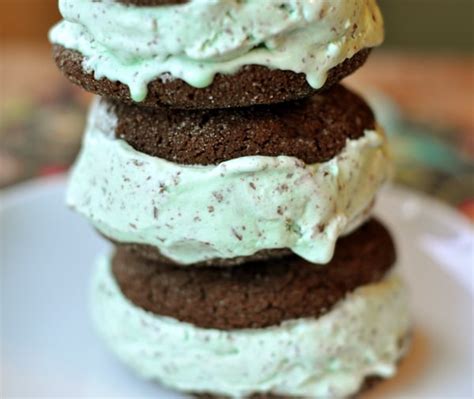 chocolate-mint-chip-ice-cream-sandwiches-mels image