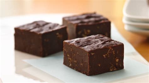 sugar-cookie-chocolate-crunch-fudge image