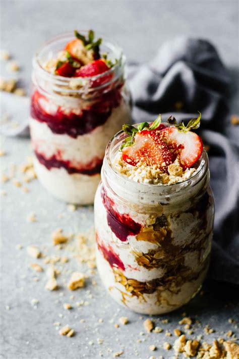 strawberry-cheesecake-overnight-oats-jar-of-lemons image