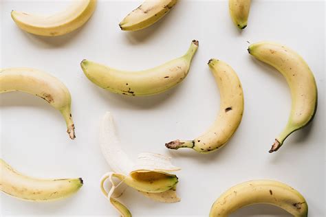 6-surprising-uses-of-banana-peels-food-matters image