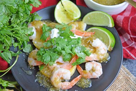 spicy-salsa-verde-shrimp-an-easy-shrimp image