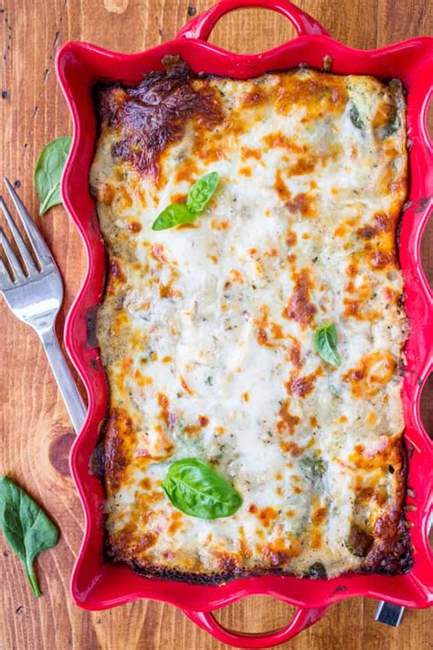 white-lasagna-with-chicken-and-pesto-the-food image