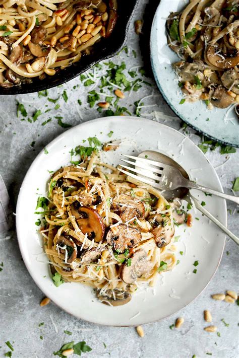 creamy-garlic-mushroom-pasta-the-last-food-blog image