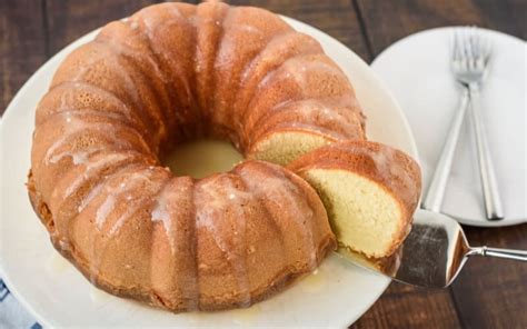 a-whipping-cream-pound-cake-thatll-knock-you-out image