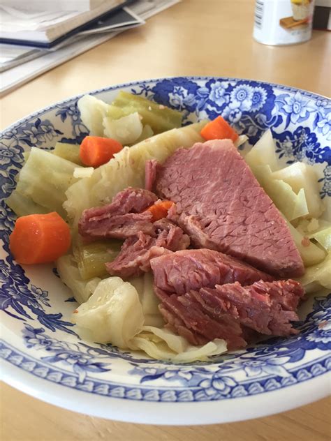 corned-beef-cabbage-potatoes-carrots image