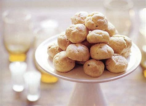 cheddar-chive-gougeres-recipe-leites-culinaria image