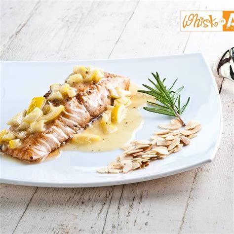 grilled-salmon-in-white-wine-sauce image