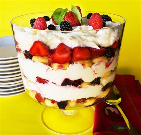 easy-summer-berry-trifle-hummingbird-thyme image