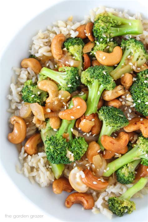 broccoli-cashew-stir-fry-easy-oil-free-the-garden image