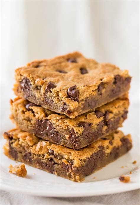peanut-butter-chocolate-chip-bars-averie-cooks image