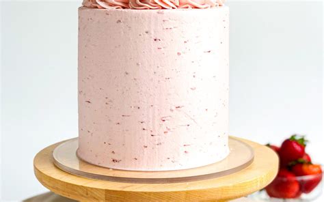 strawberry-vanilla-cake-caked-by-katie image