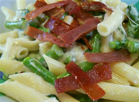 penne-with-asparagus-and-prosciutto-in-a-lemon image