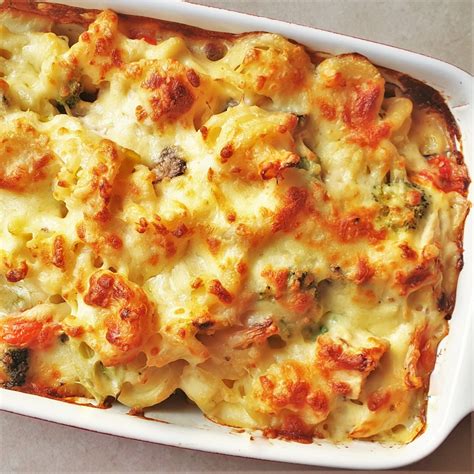 easy-cheesy-chicken-and-vegetable-pasta-bake-foodle-club image