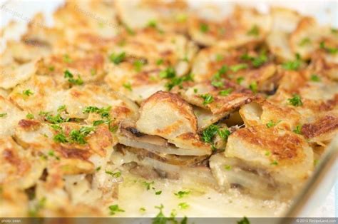 homestyle-scalloped-potatoes-and-mushrooms image