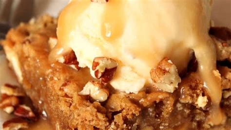 try-these-copycat-applebees-maple-butter-blondies image