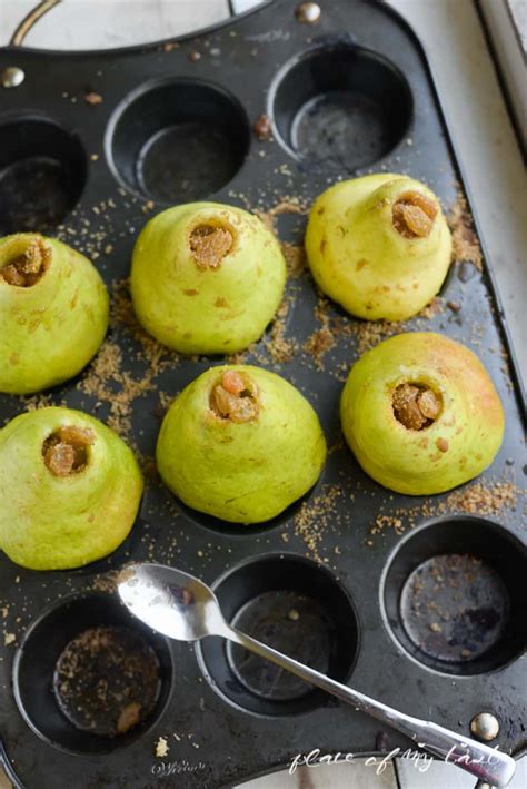 baked-pears-with-raisins image