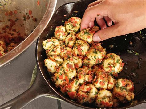easy-pull-apart-pepperoni-garlic-knots-recipe-serious-eats image