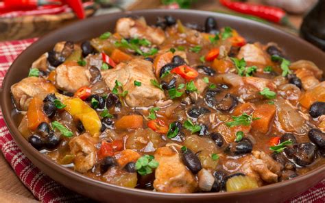 chicken-black-bean-chili-redi-base-cooking image