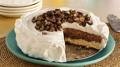 layered-ice-cream-cookie-cake-recipe-pillsburycom image