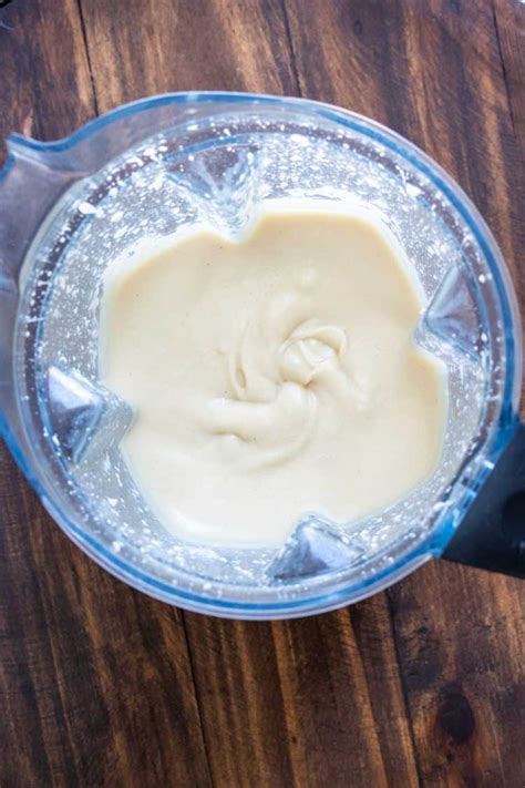 healthy-vegan-cream-cheese-frosting image
