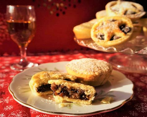 sweet-shortcrust-pastry-as-easy-as-mince-pie image