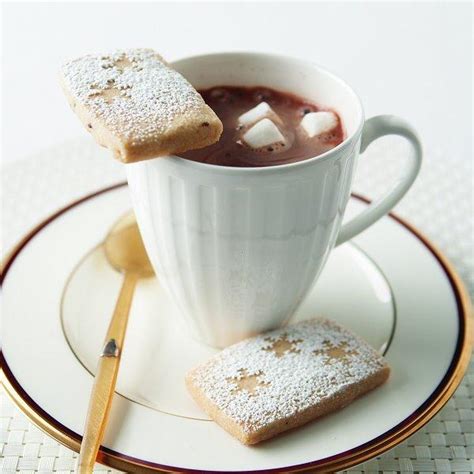 brown-sugar-shortbread-cookie-bars-chatelaine image