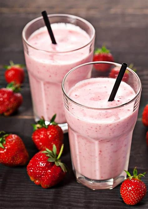 homemade-mcdonalds-strawberry-milkshake-in-the image