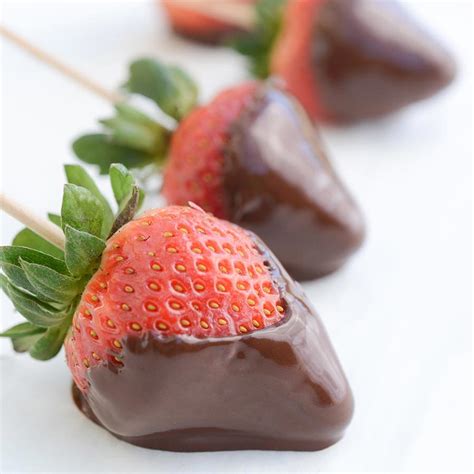 chocolate-covered-strawberries-recipe-gourmet image
