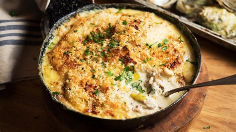 oyster-pie-with-leeks-bacon-and-mashed image