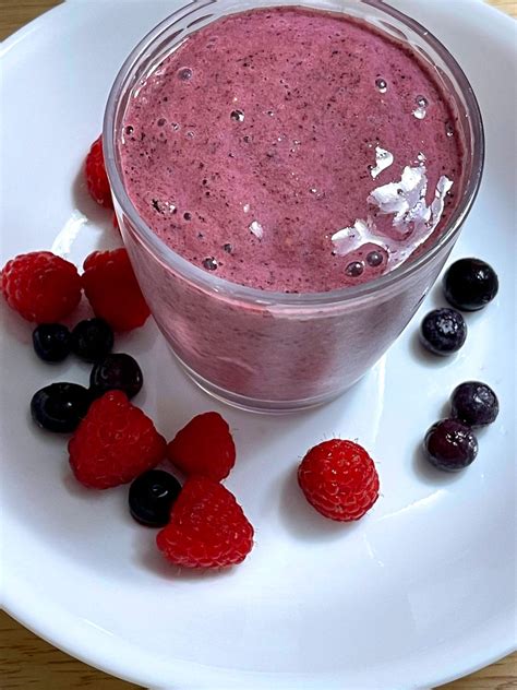 raspberry-blueberry-smoothie-mixed-berry-smoothie image