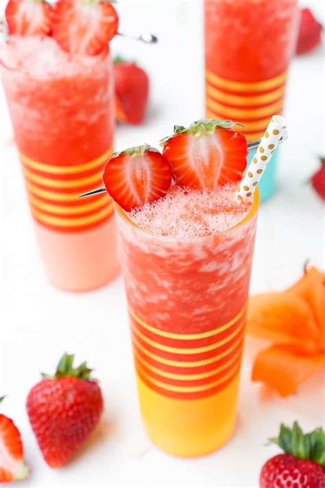 best-strawberry-daiquiri-recipe-sugar-and-soul-co image