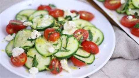 zucchini-salad-with-tomatoes-and-feta-clean image