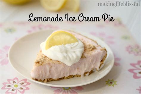 lemonade-ice-cream-pie-making-life-blissful image