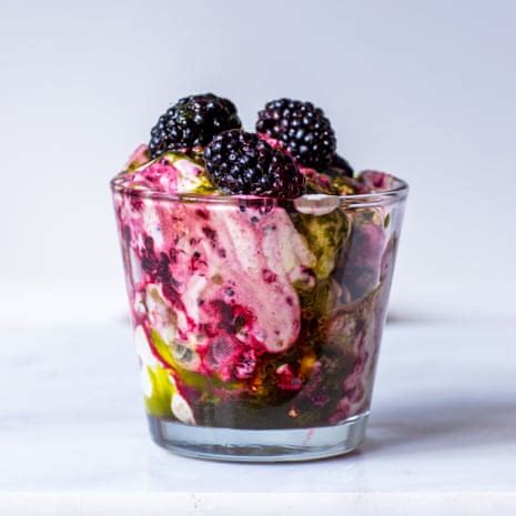 tom-hunts-recipe-for-foraged-blackberry-mess-the image