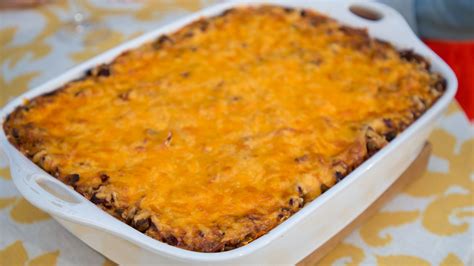 easy-spaghetti-bake-with-ground-beef-and-veggies image