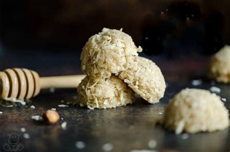 vanilla-coconut-macaroon-recipe-egg-free image